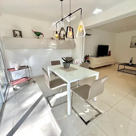 Maison De Vacance La Belle بيت للعطل *